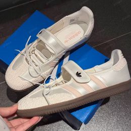 Jane Mary Jane Sandals Designer Mary Jane Shoes Earth Strata Gum Jane Sneakers Classic Black White Color Scheme Comfortable Versatile German Training Shoes - guangzhoubuy